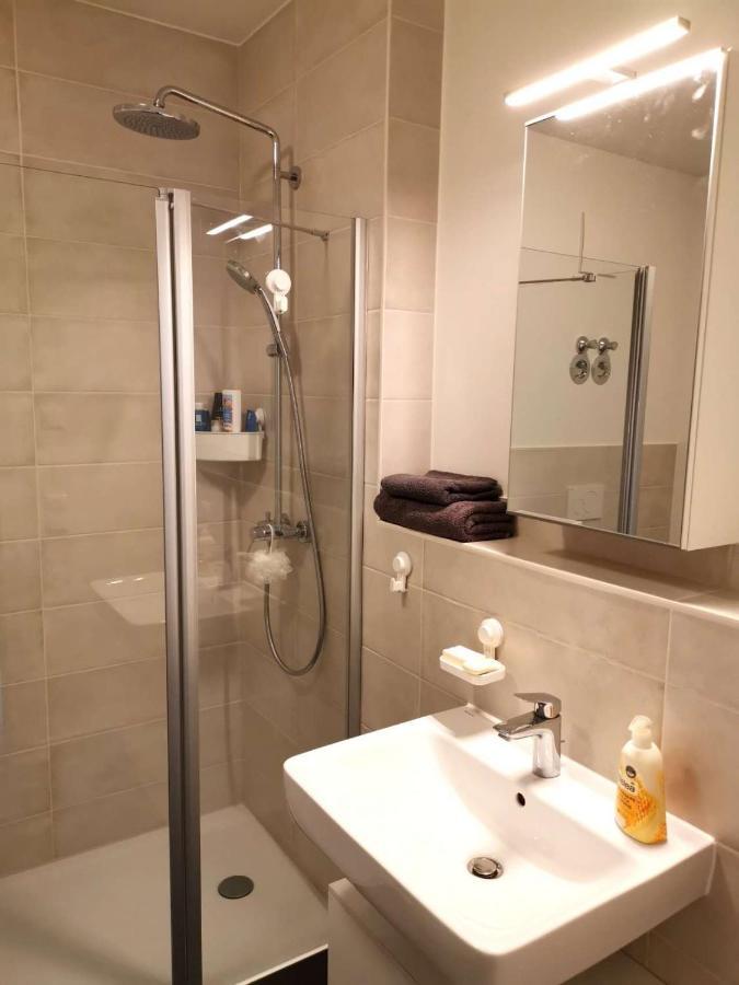 Gemuetliches Privatzimmer In Geraeumiger Gemeinschaftswohnung Dresda Esterno foto